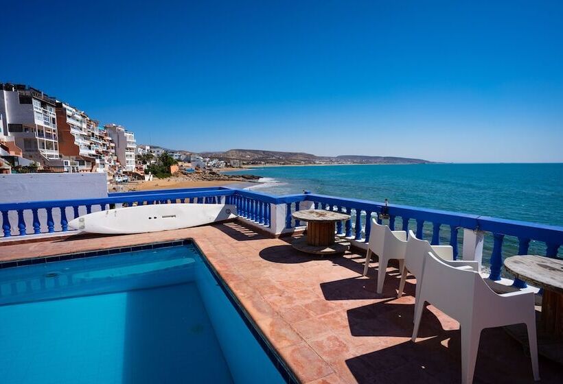 بنسيون Oceana Surf Camp   Hostel