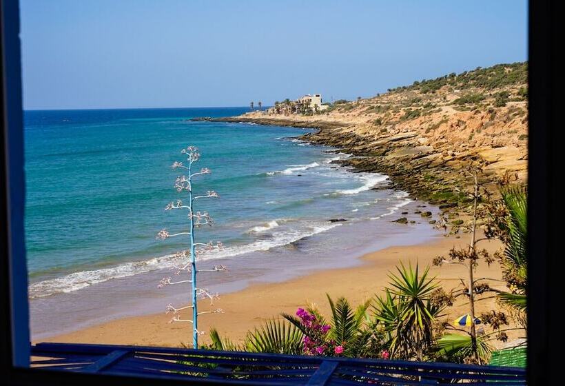 بنسيون Oceana Surf Camp   Hostel