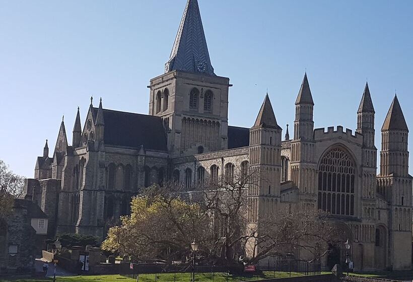 Apartment 9 Robertson Villas