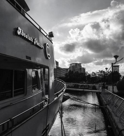 هتل Absolute Pleasure Yacht