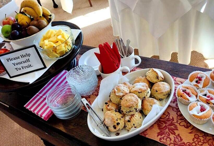 فندق Chough S Nest