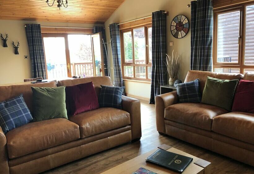 Mountain Ash Lodge