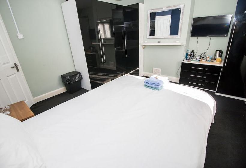 بنسيون Beautiful Rooms Near Excel Center