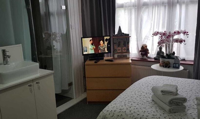 Пансион Harlington Apartments