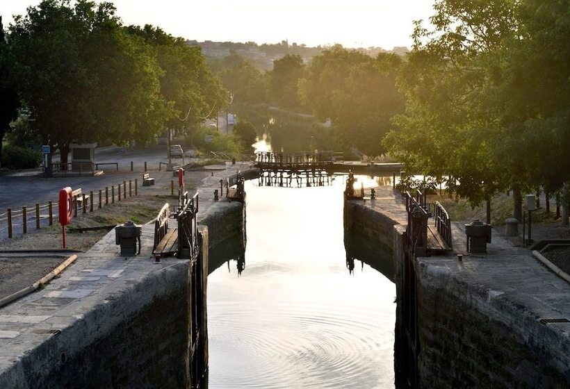 هتل Barge Beatrice Cruises On The Canal Du Midi