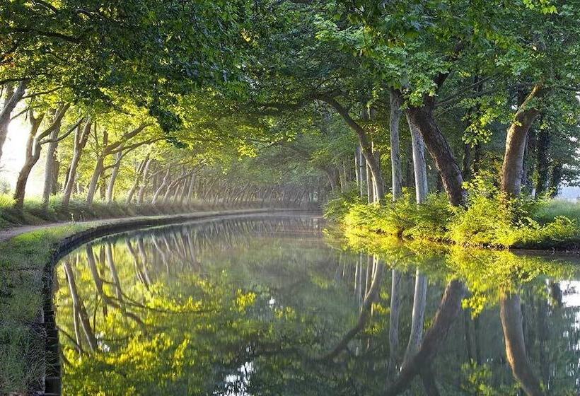 هتل Barge Beatrice Cruises On The Canal Du Midi
