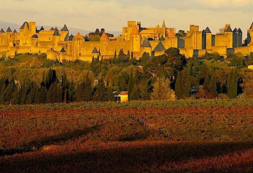 هتل Barge Beatrice Cruises On The Canal Du Midi
