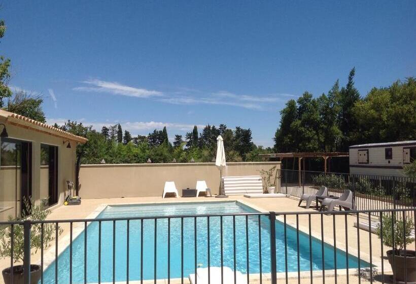בית מלון כפרי Des Roulottes En Provence