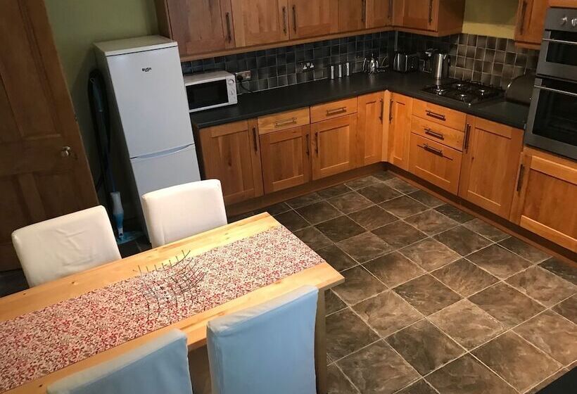 Oban Town Centre Apartment