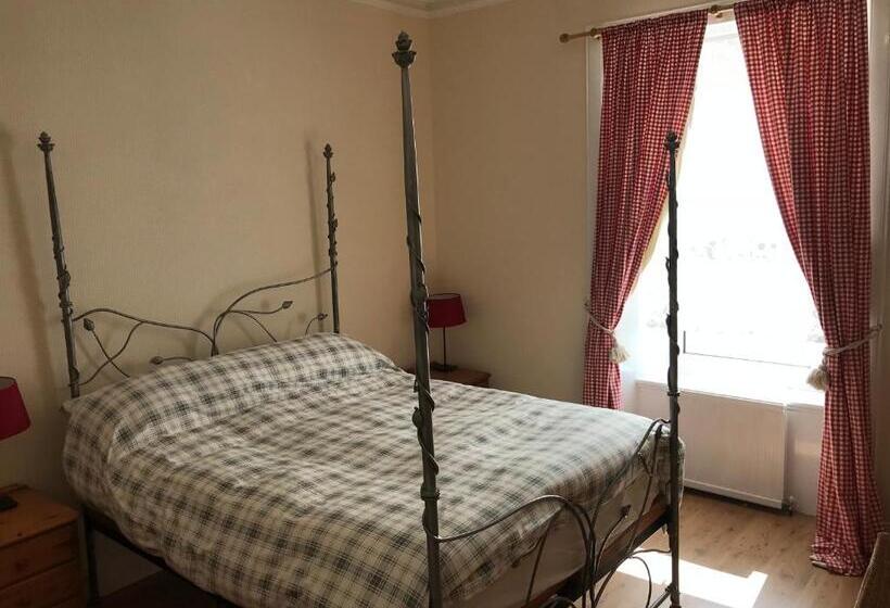 Oban Town Centre Apartment