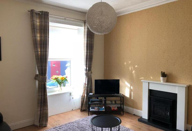Oban Town Centre Apartment