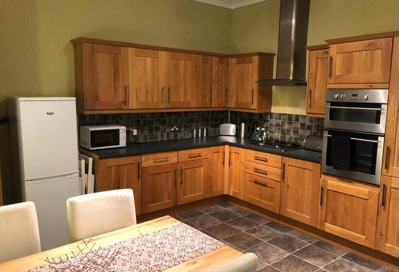 Oban Town Centre Apartment