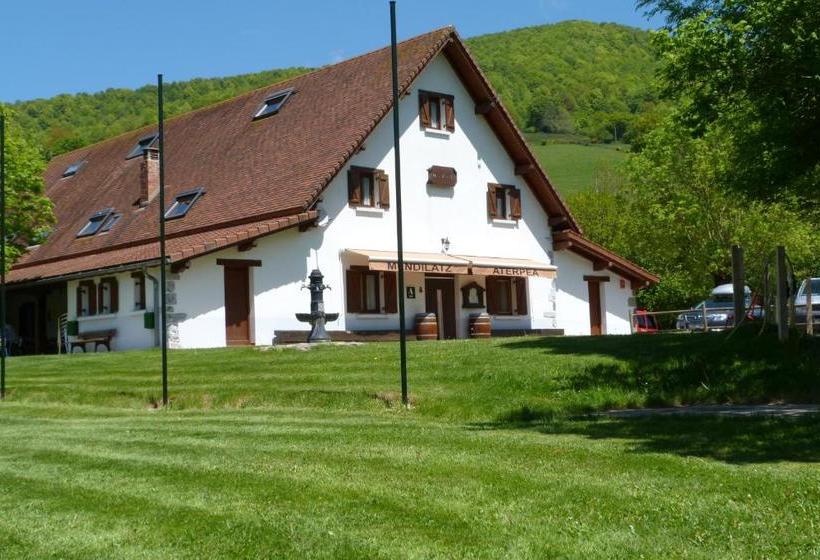 פנסיון Hostal Mendilatz