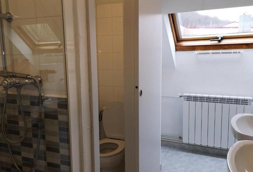 פנסיון Hostal Mendilatz