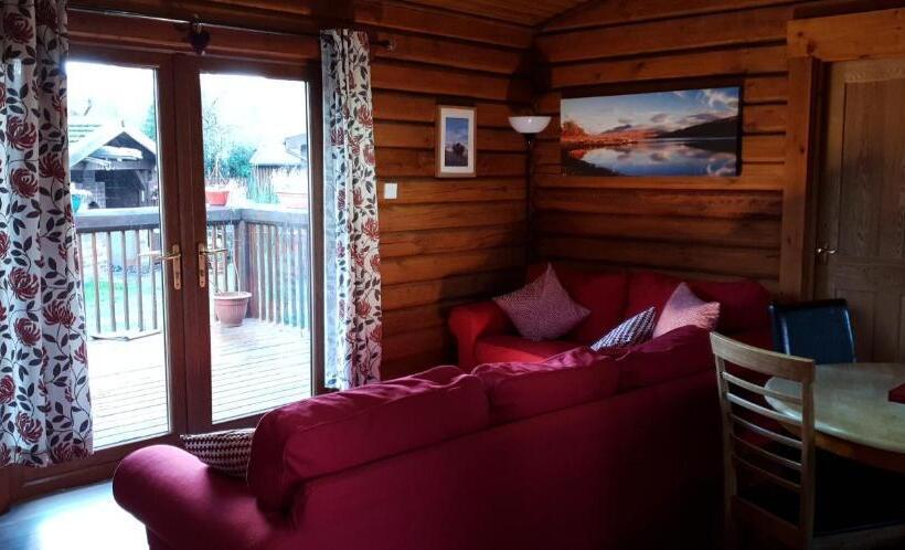 Glenmhor Log Cabin