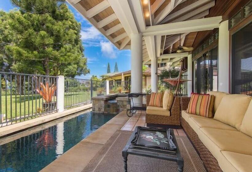 Rate Elegant Home With Hot Tub And Pool On Makai Golf Course