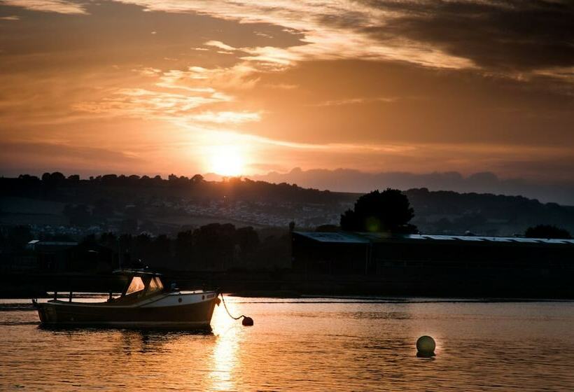 ホテル Axe Vale Caravan Park