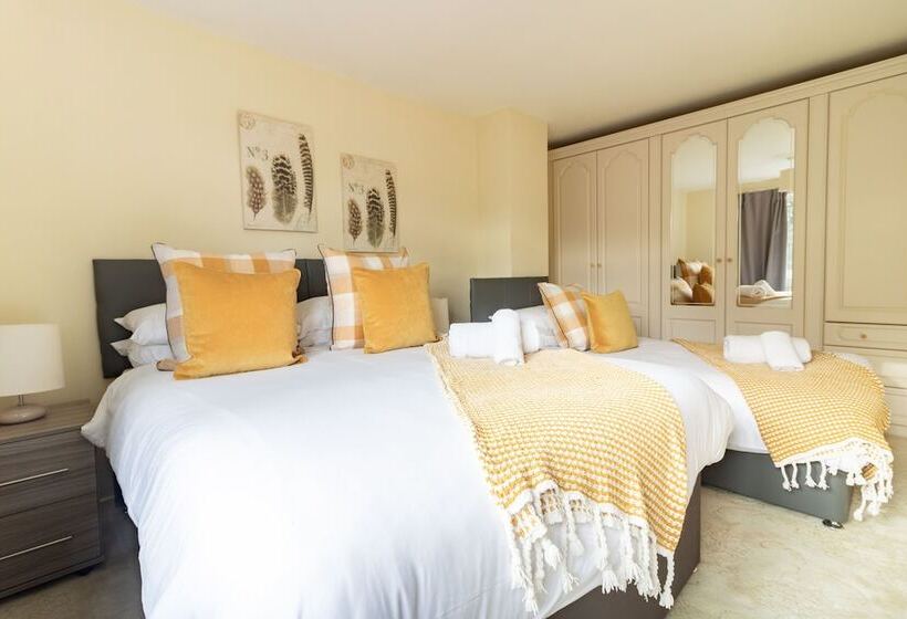 膳宿费 Rivermead Serviced Accommodation