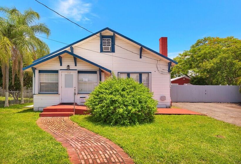 Beautiful Property In Hallandale Beach!!!