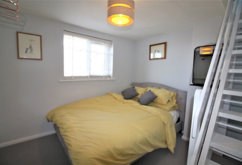 Hurst Cottage