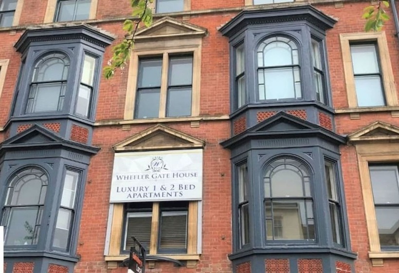 Onpoint Apartments Deluxe Apartment City Centre Ideal Location!