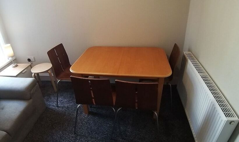 פנסיון Templemore Townhouse