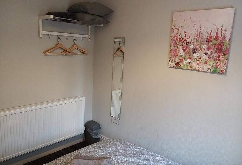 פנסיון Templemore Townhouse