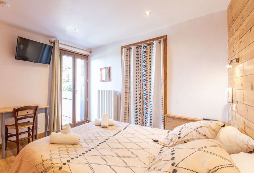 فندق صغير Auberge Le Vieux Chaillol & Spa