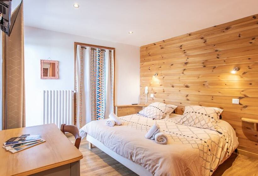 فندق صغير Auberge Le Vieux Chaillol & Spa