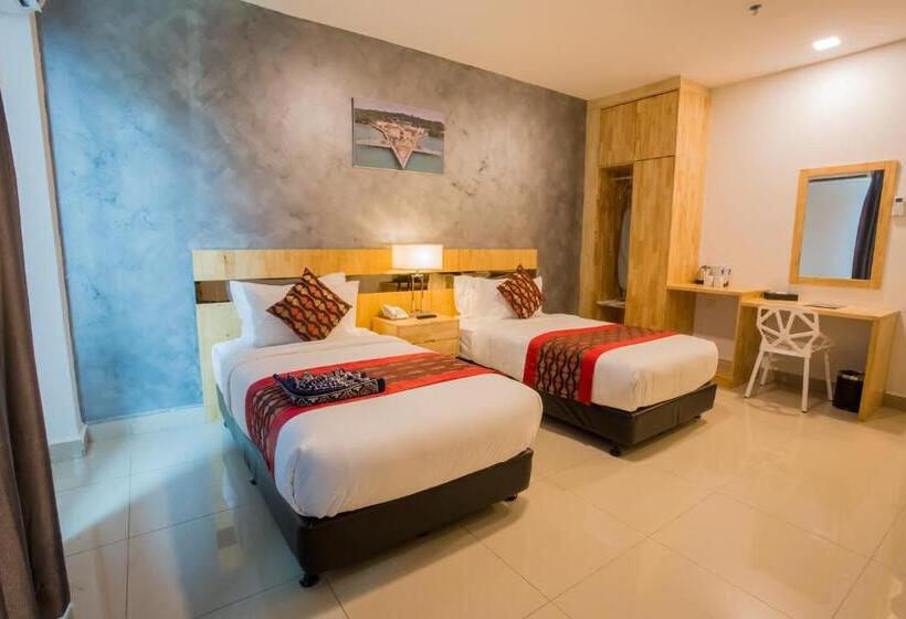 Adya Hotel Chenang
