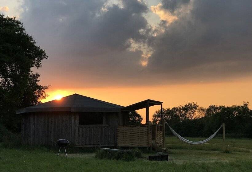 فندق Grey Willow Yurts