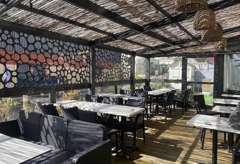 ホテル Hôtel Des Pins