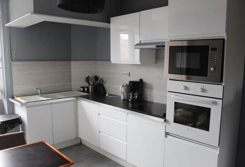 ホテル Hôtel Des Pins