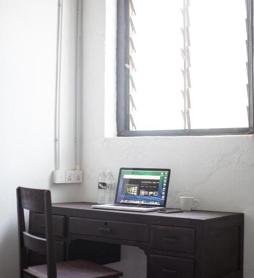 هتل The Marian Boutique Lodging House
