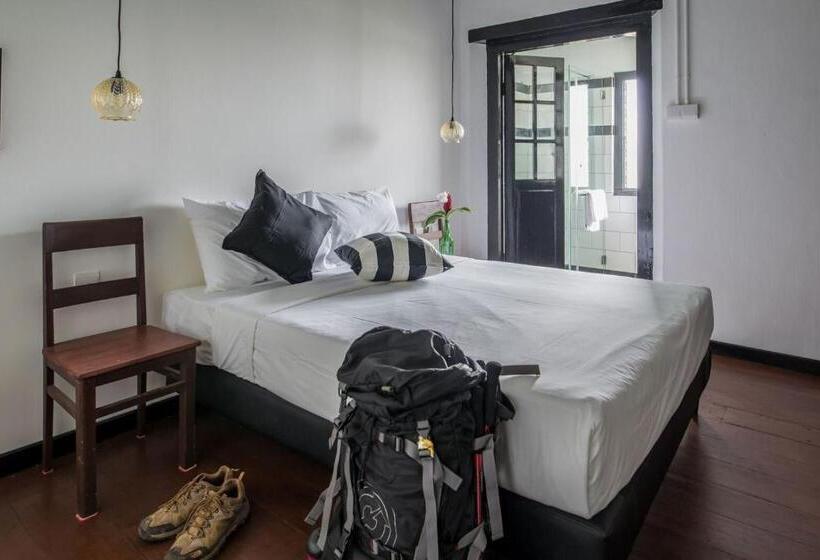 هتل The Marian Boutique Lodging House