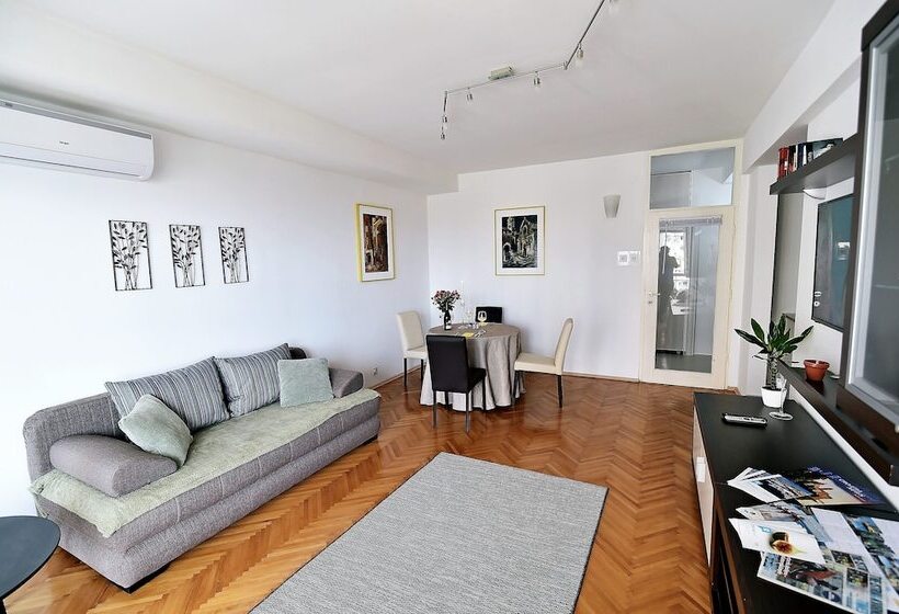 Apartment Fran Green & Blue