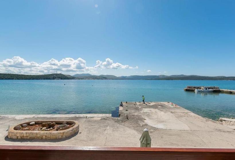 Apartment Island Dream