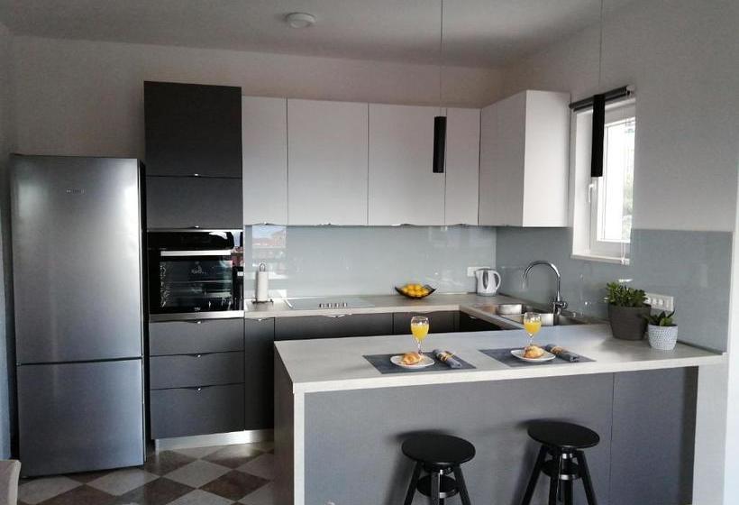 Apartments Jelka