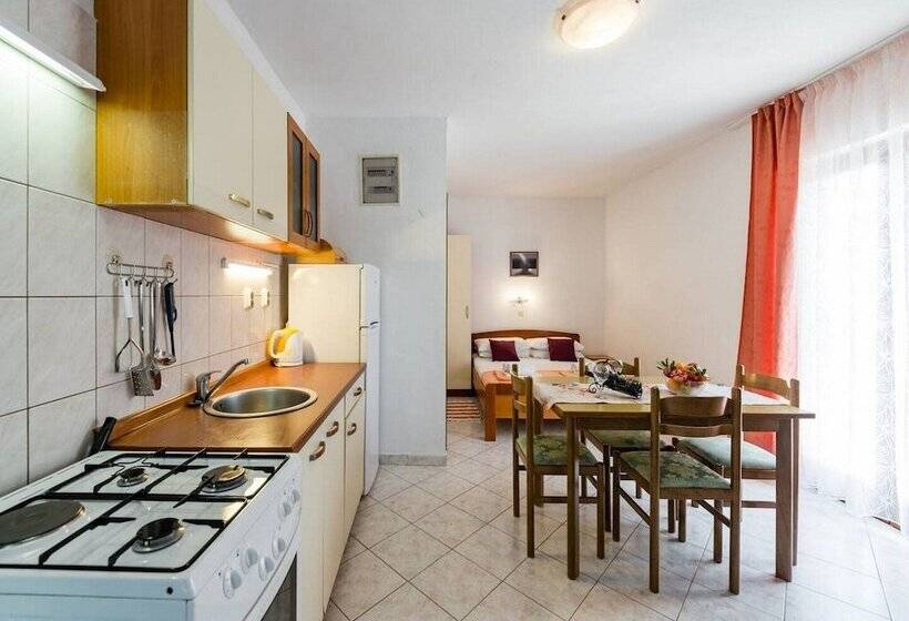 Apartments Villa Pelegrin
