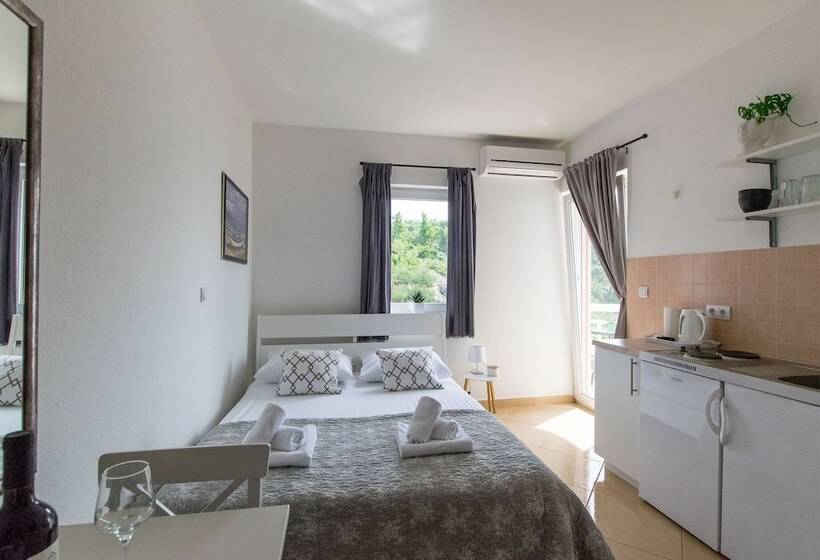 Apartments Seaview