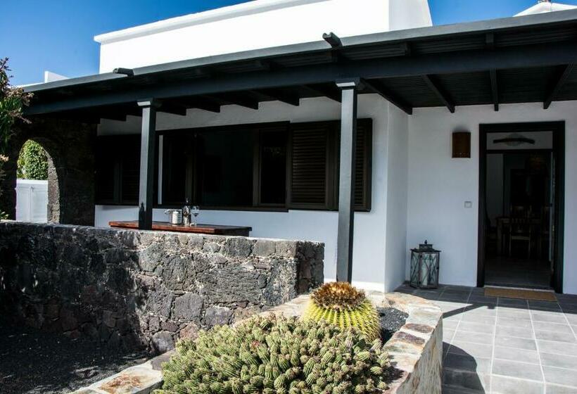 Casa Tahiche   Jacuzzi, Wifi & Bbq