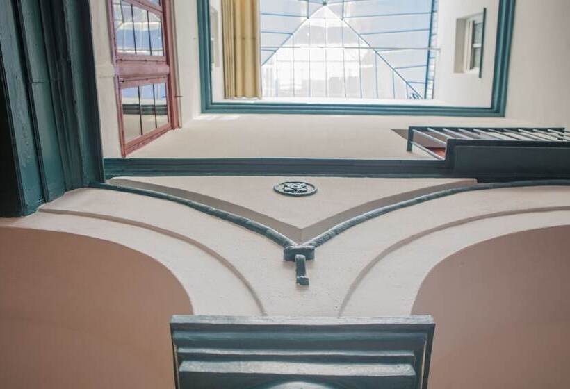 بنسيون Vivian S Guest House