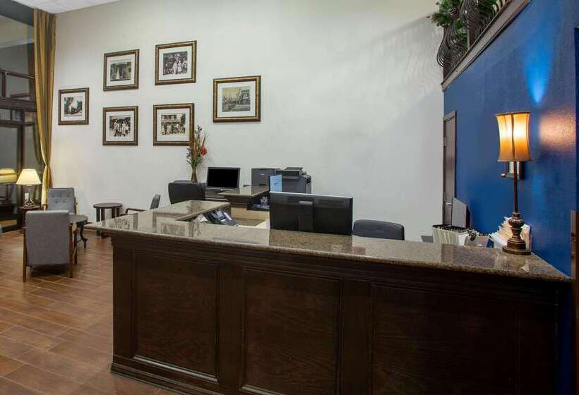هتل Baymont By Wyndham Branson   On The Strip