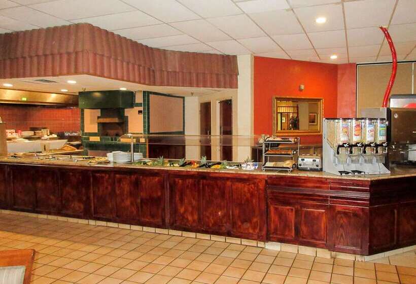 هتل Clarion Inn