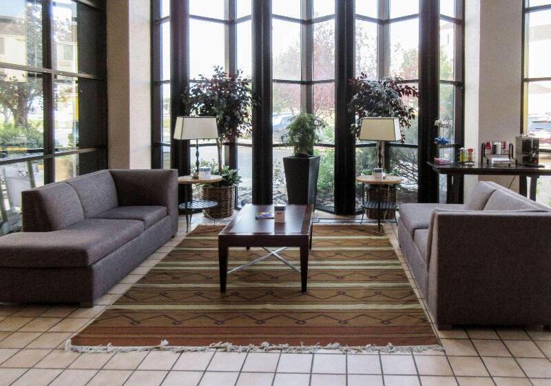 هتل Clarion Inn