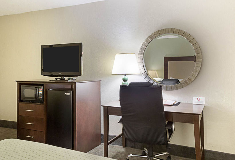 Hotel Clarion Inn And Suites Conference Center Covington