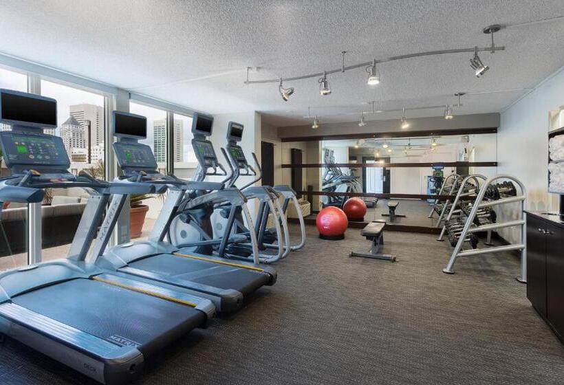 هتل Courtyard Miami Downtown Brickell Area
