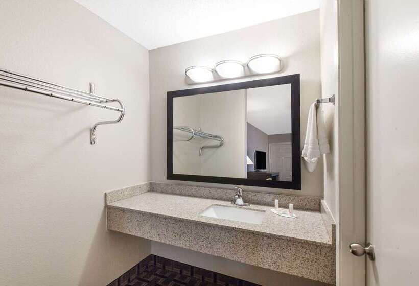 酒店 Days Inn By Wyndham Ennis