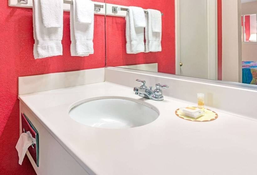 فندق Days Inn & Suites By Wyndham Osceola Ar