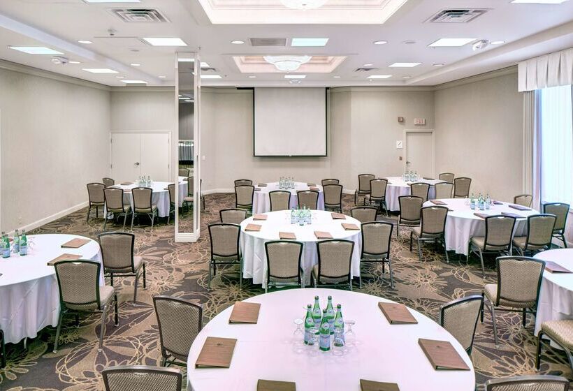 هتل Doubletree By Hilton Milwaukee Downtown